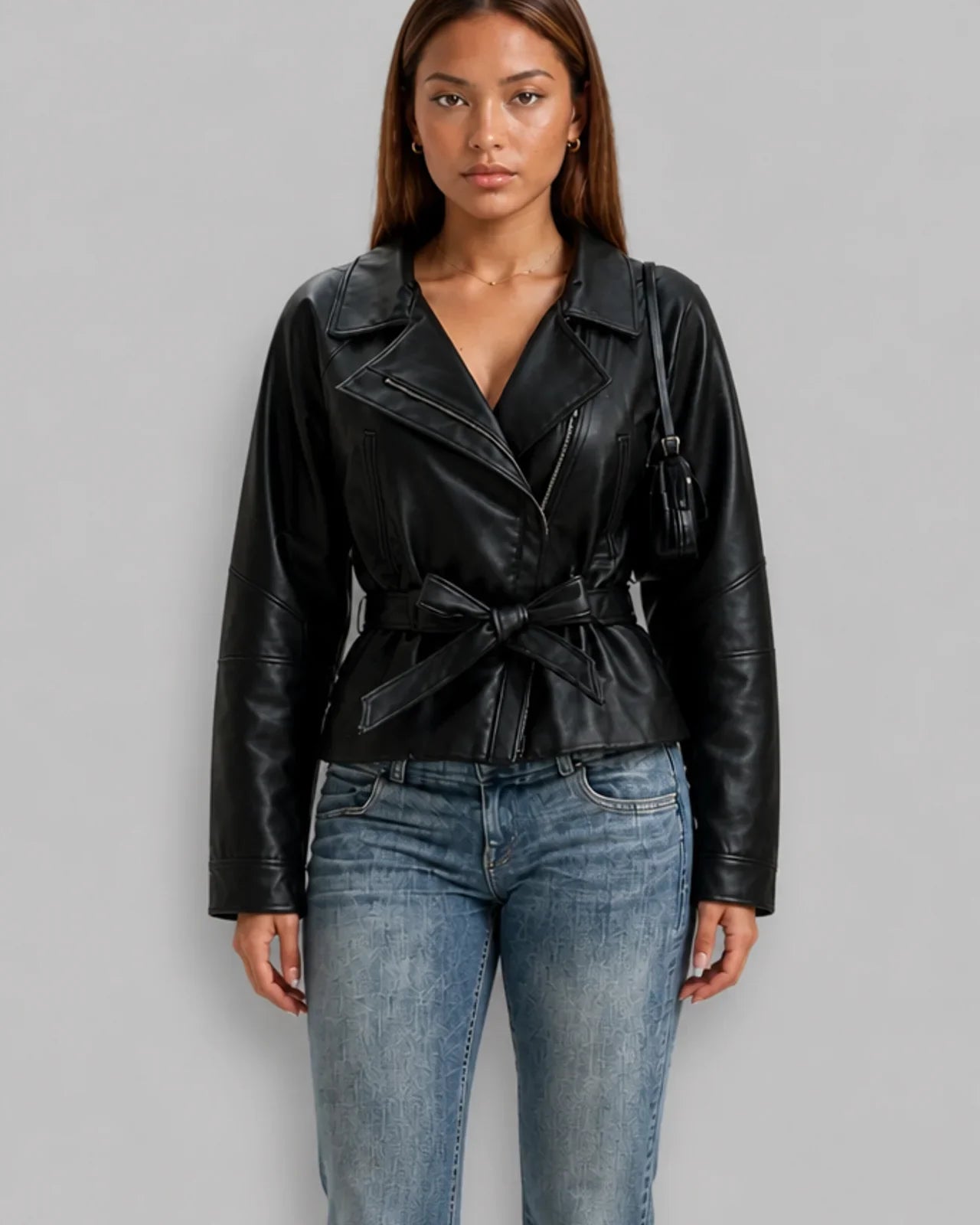 Giacca Donna Effetto Pelle Collo a Imbuto con Cintura Boxy