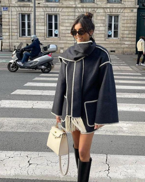Aurazio Cappotto di lana con sciarpa integrata da donna