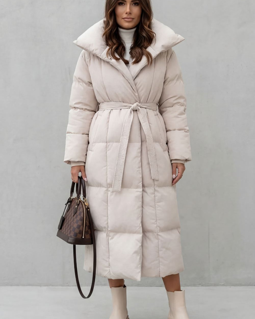 Giubbotto Donna Lungo Imbottito con Cintura Silhouette Definita