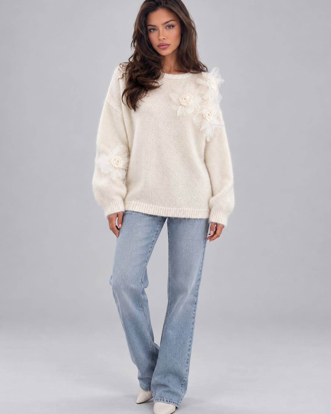Maglione Donna Oversize Girocollo con Fiori 3D e Piume Applicati