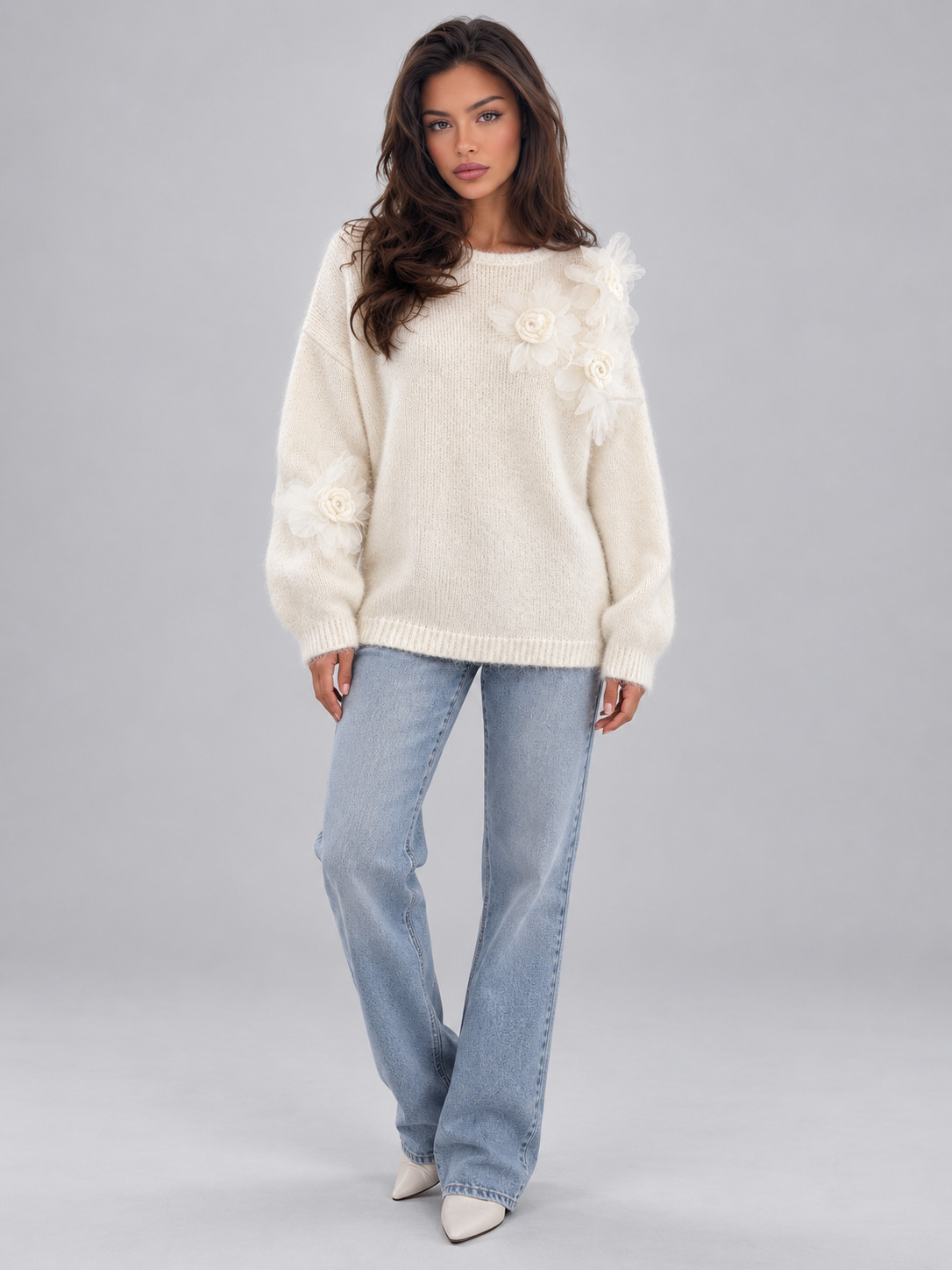 Maglione Donna Oversize Girocollo con Fiori 3D e Piume Applicati