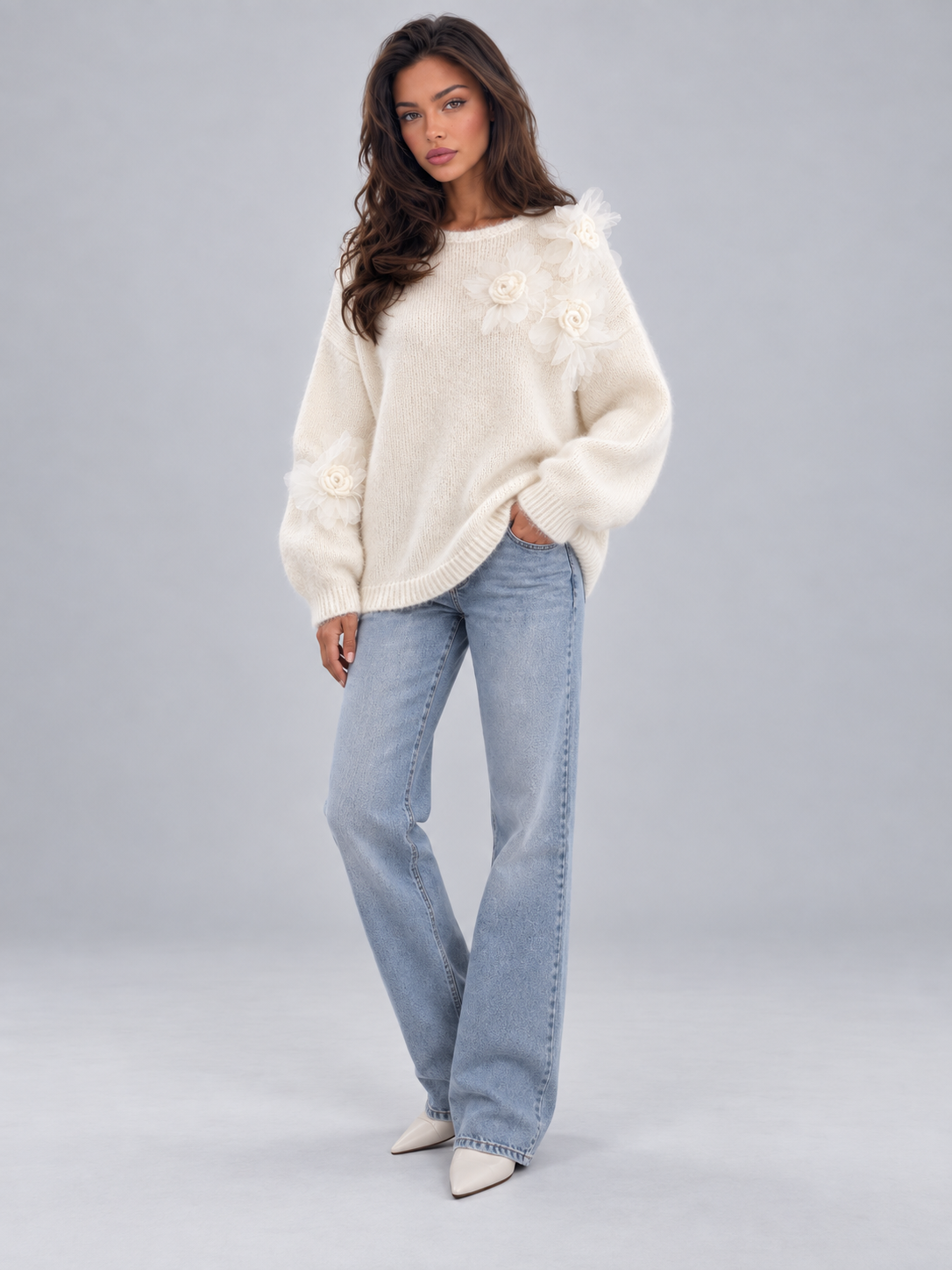 Maglione Donna Oversize Girocollo con Fiori 3D e Piume Applicati
