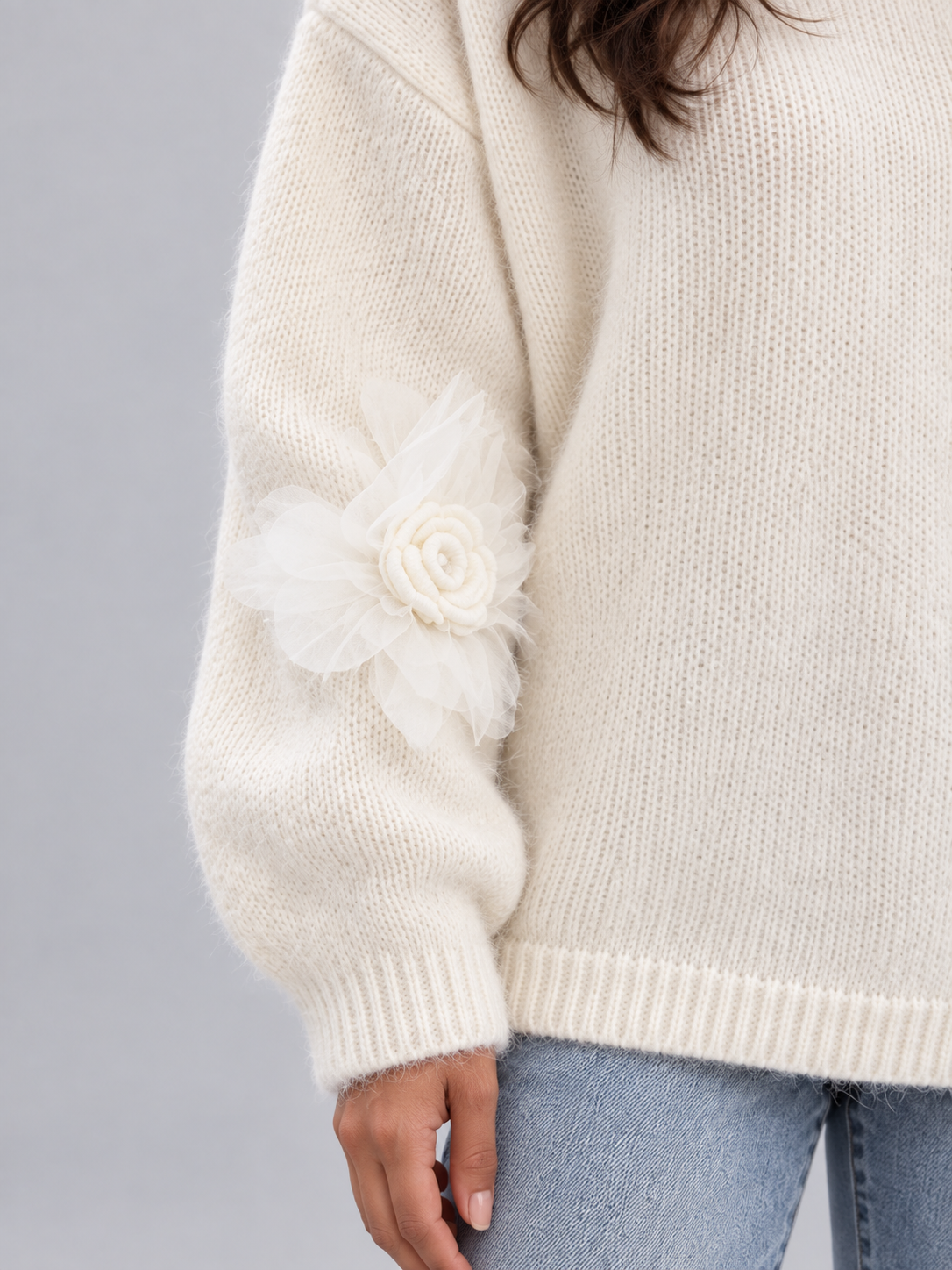 Maglione Donna Oversize Girocollo con Fiori 3D e Piume Applicati