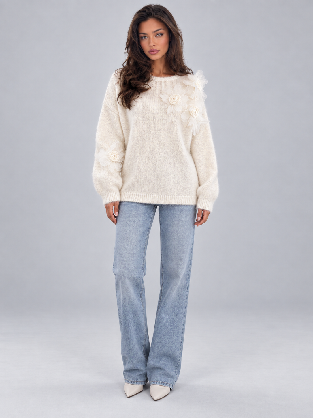Maglione Donna Oversize Girocollo con Fiori 3D e Piume Applicati