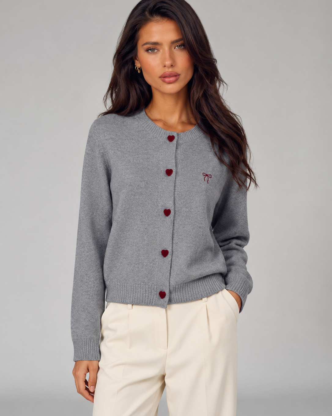 Cardigan Donna in Maglia Bottoni a Cuore e Ricamo Fiocco
