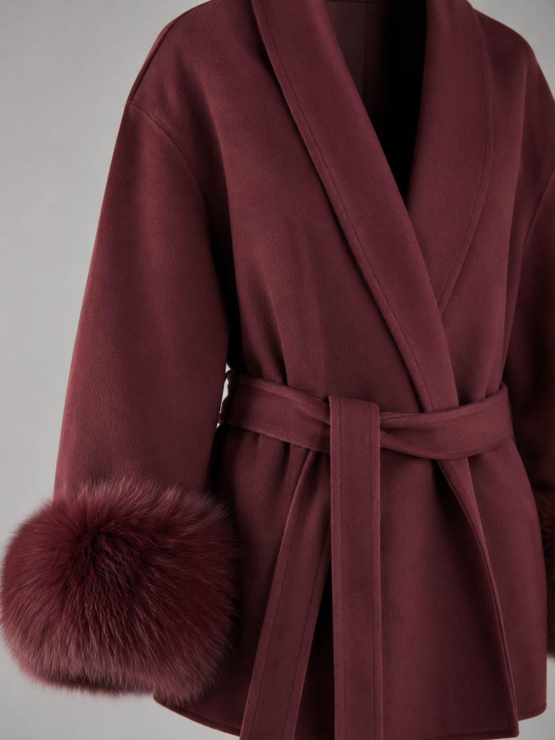 Cappotto Donna Corto con Cintura e Polsini in Pelliccia Sintetica
