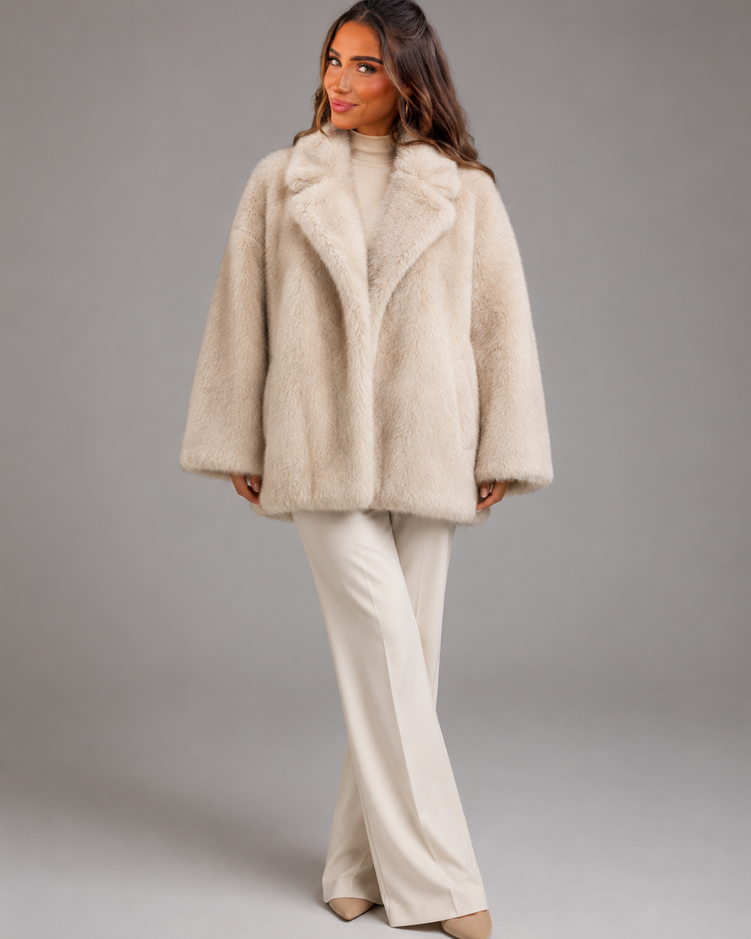 Cappotto Donna Oversize in Pelliccia Sintetica Avvolgente