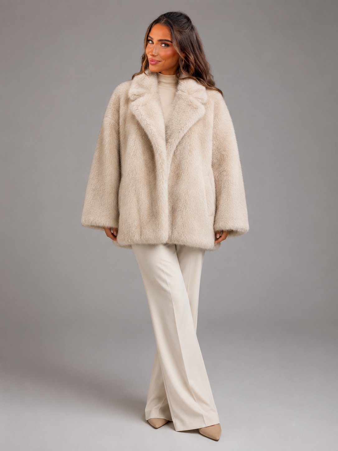Cappotto Donna Oversize in Pelliccia Sintetica Avvolgente