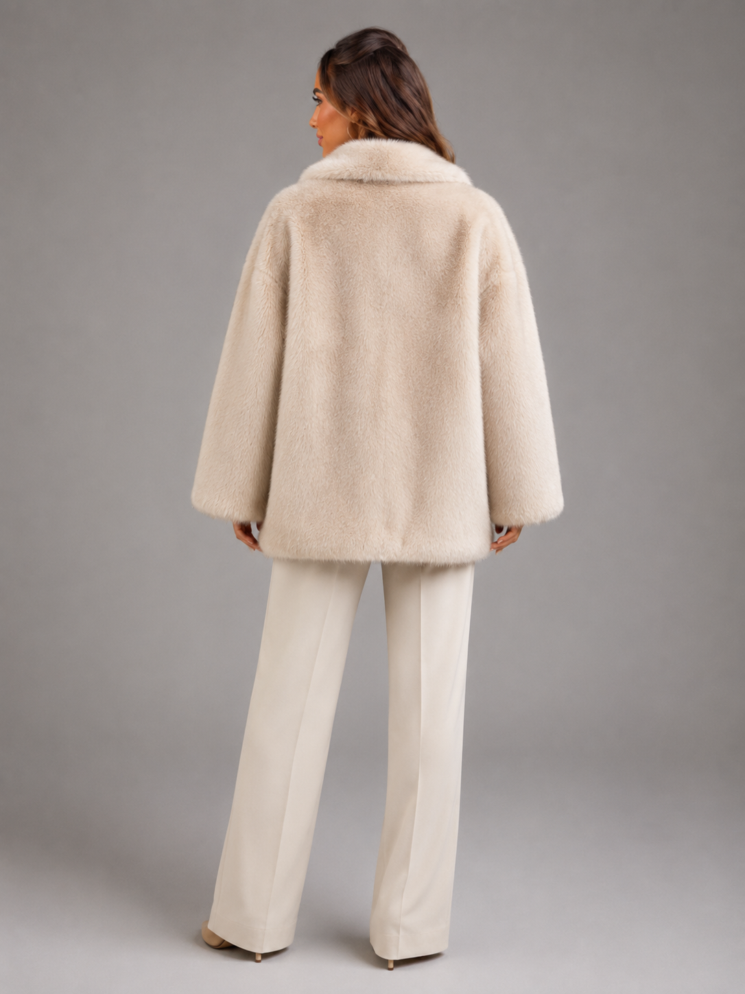 Cappotto Donna Oversize in Pelliccia Sintetica Avvolgente