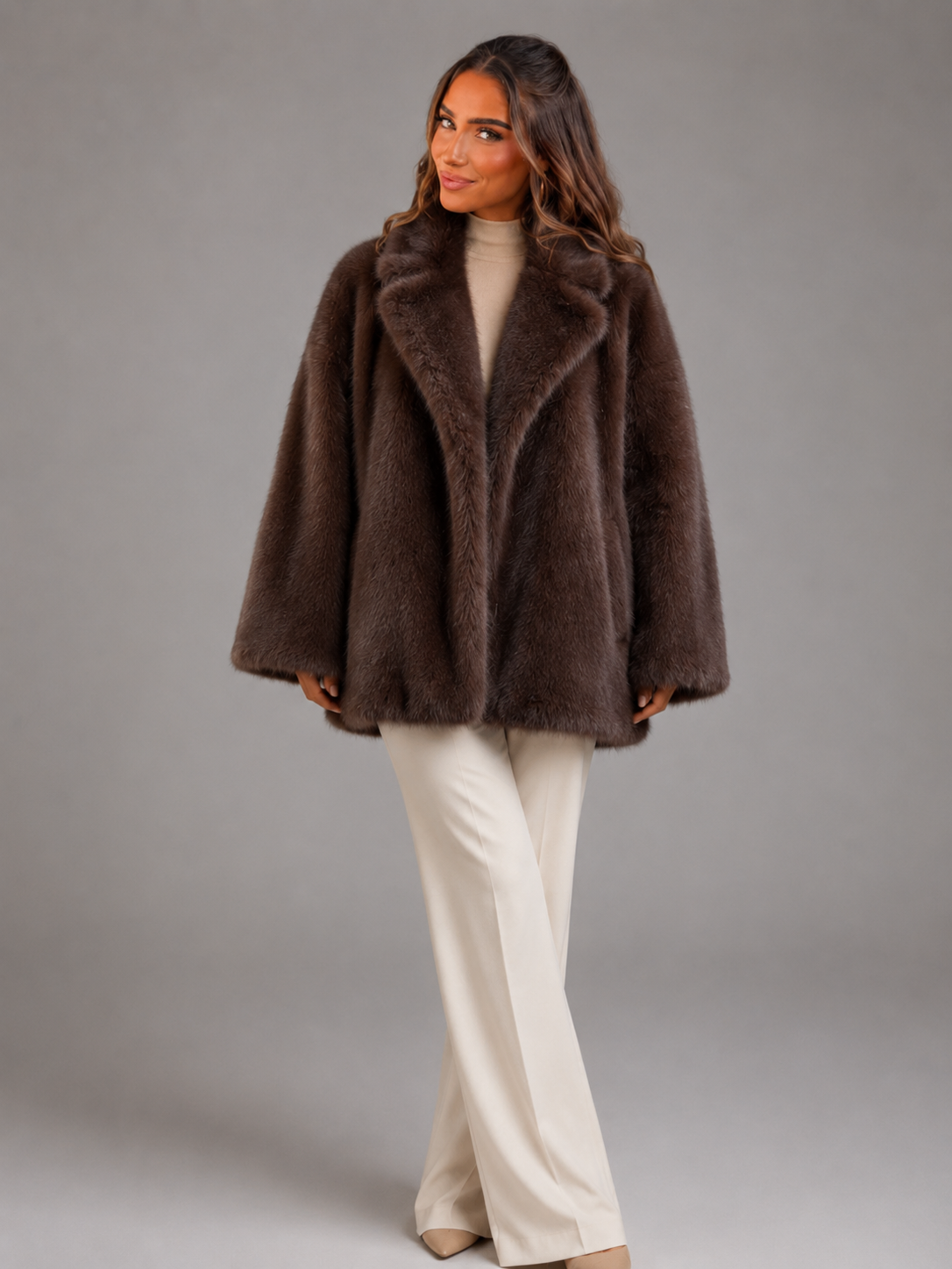 Cappotto Donna Oversize in Pelliccia Sintetica Avvolgente
