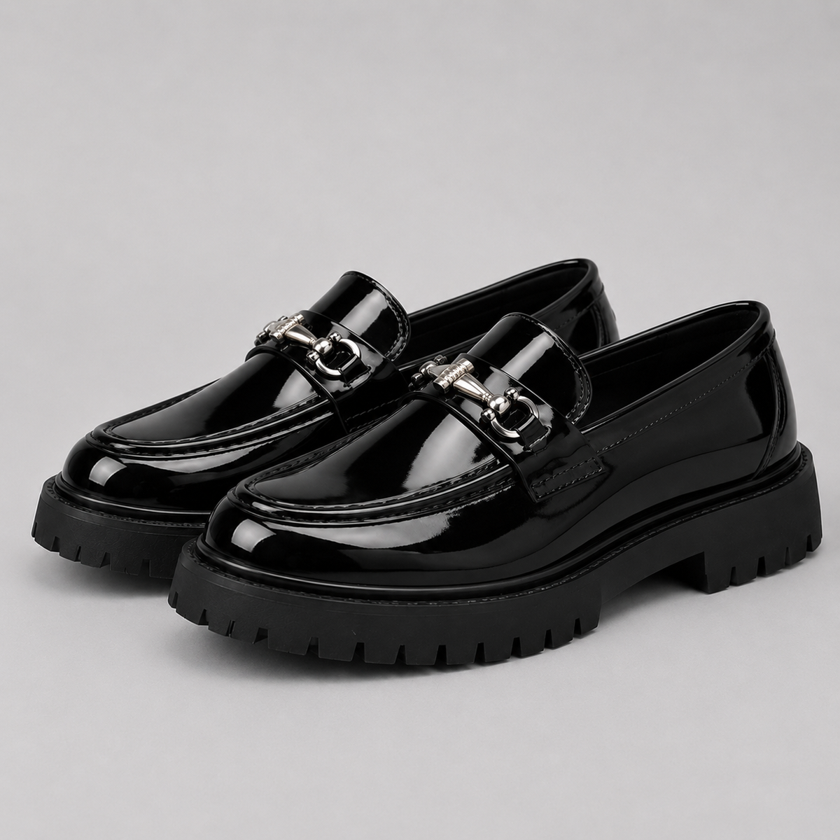 Mocassini Uomo Suola Chunky Slip-On Effetto Pelle Hardware Metallo