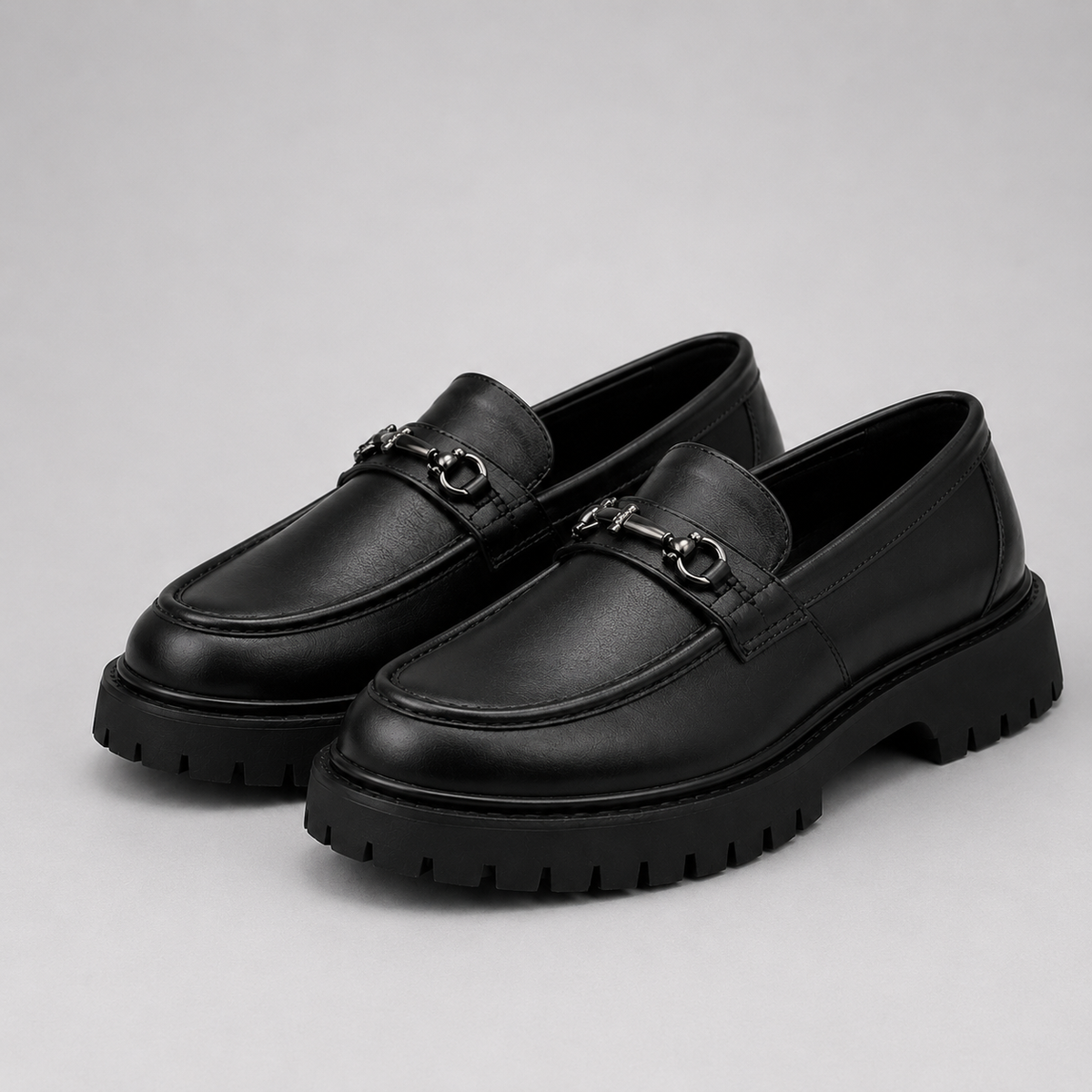 Mocassini Uomo Suola Chunky Slip-On Effetto Pelle Hardware Metallo