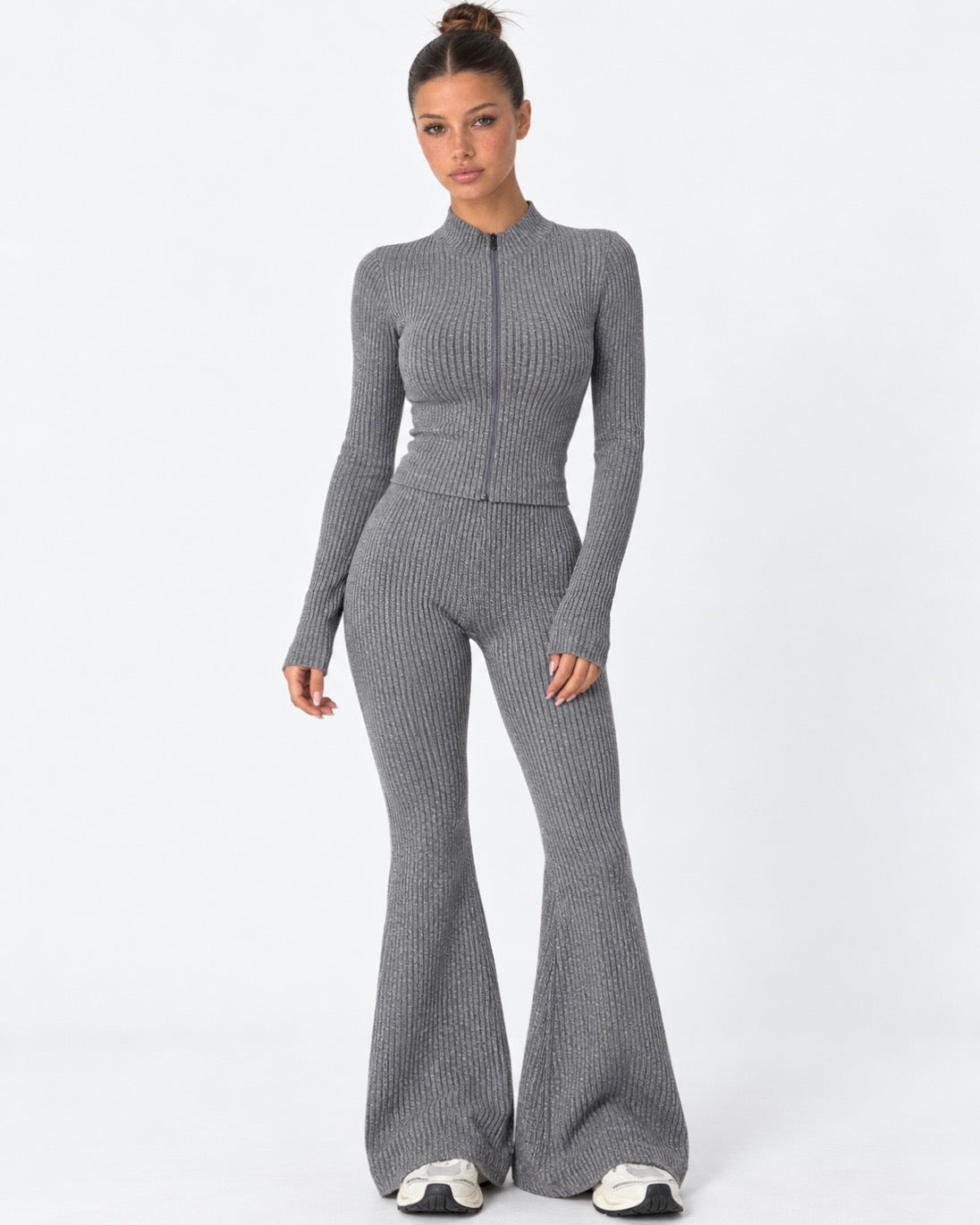 Completo Donna a Coste Cardigan con Zip e Pantaloni Zampa Vita Alta