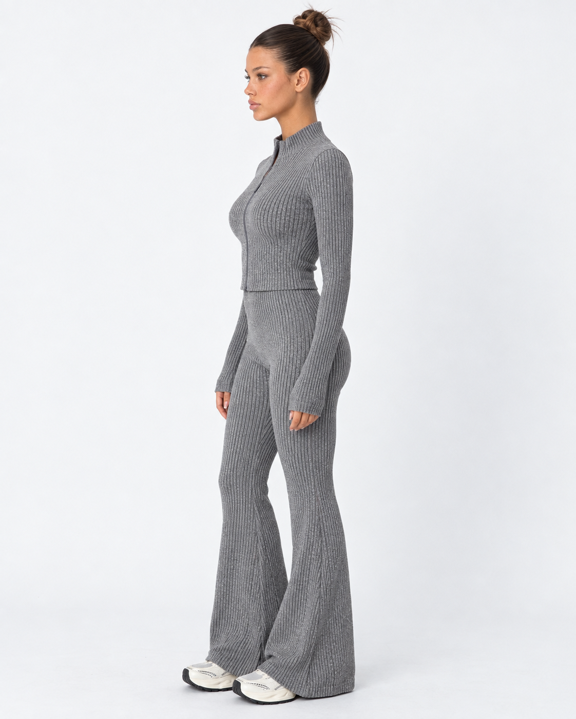 Completo Donna a Coste Cardigan con Zip e Pantaloni Zampa Vita Alta