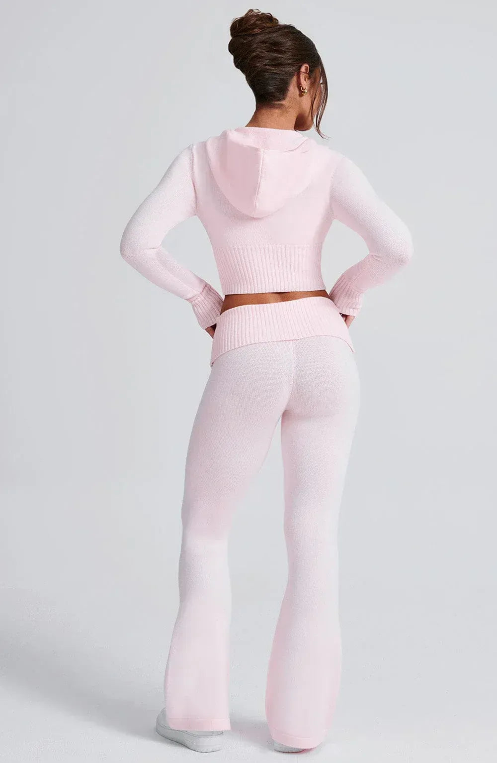 Completo Donna in Maglia Felpa Cropped con Zip e Pantaloni a Zampa