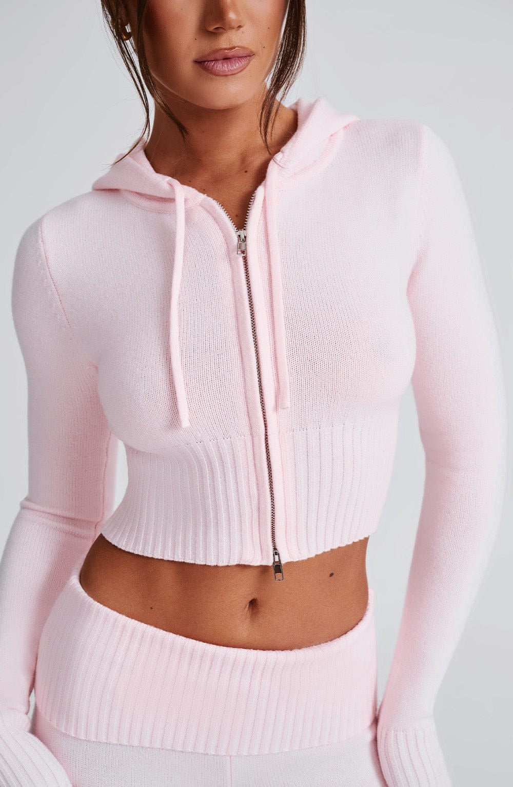 Completo Donna in Maglia Felpa Cropped con Zip e Pantaloni a Zampa