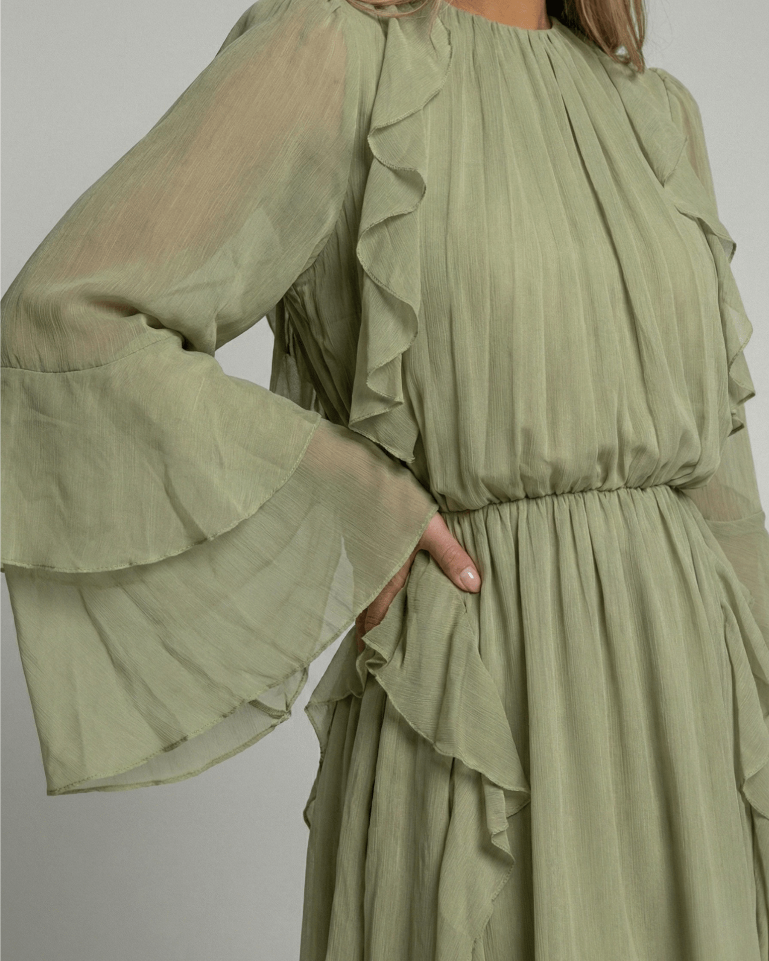 Abito Corto Donna in Chiffon Plissettato Maniche a Volant