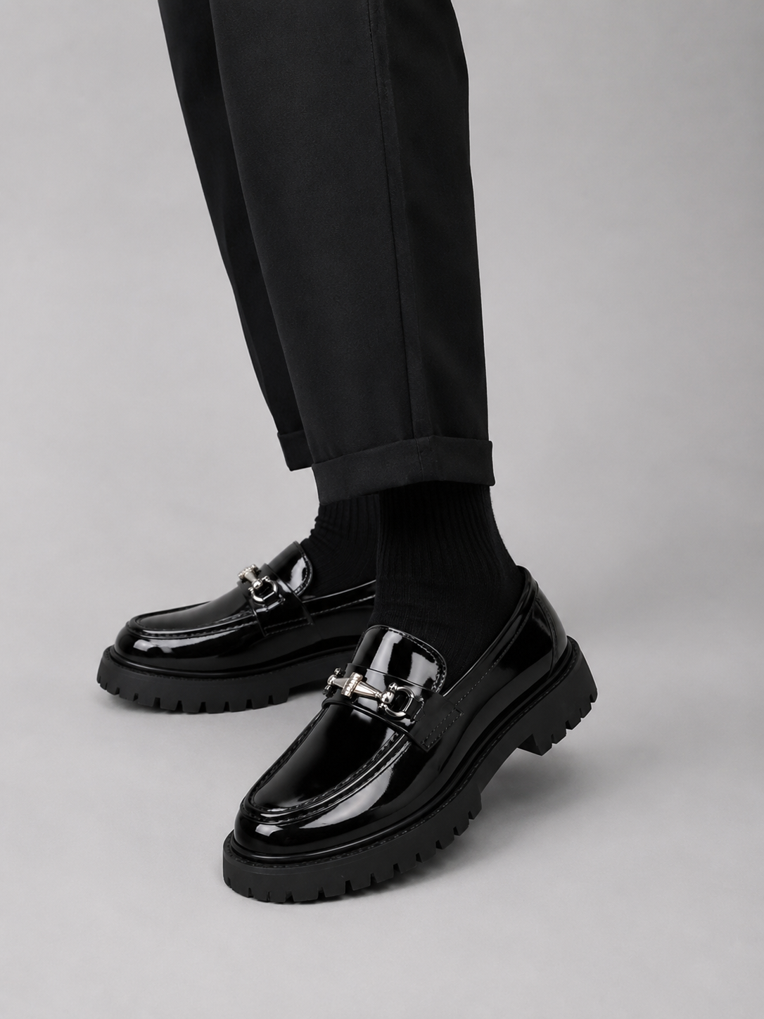 Mocassini Uomo Suola Chunky Slip-On Effetto Pelle Hardware Metallo