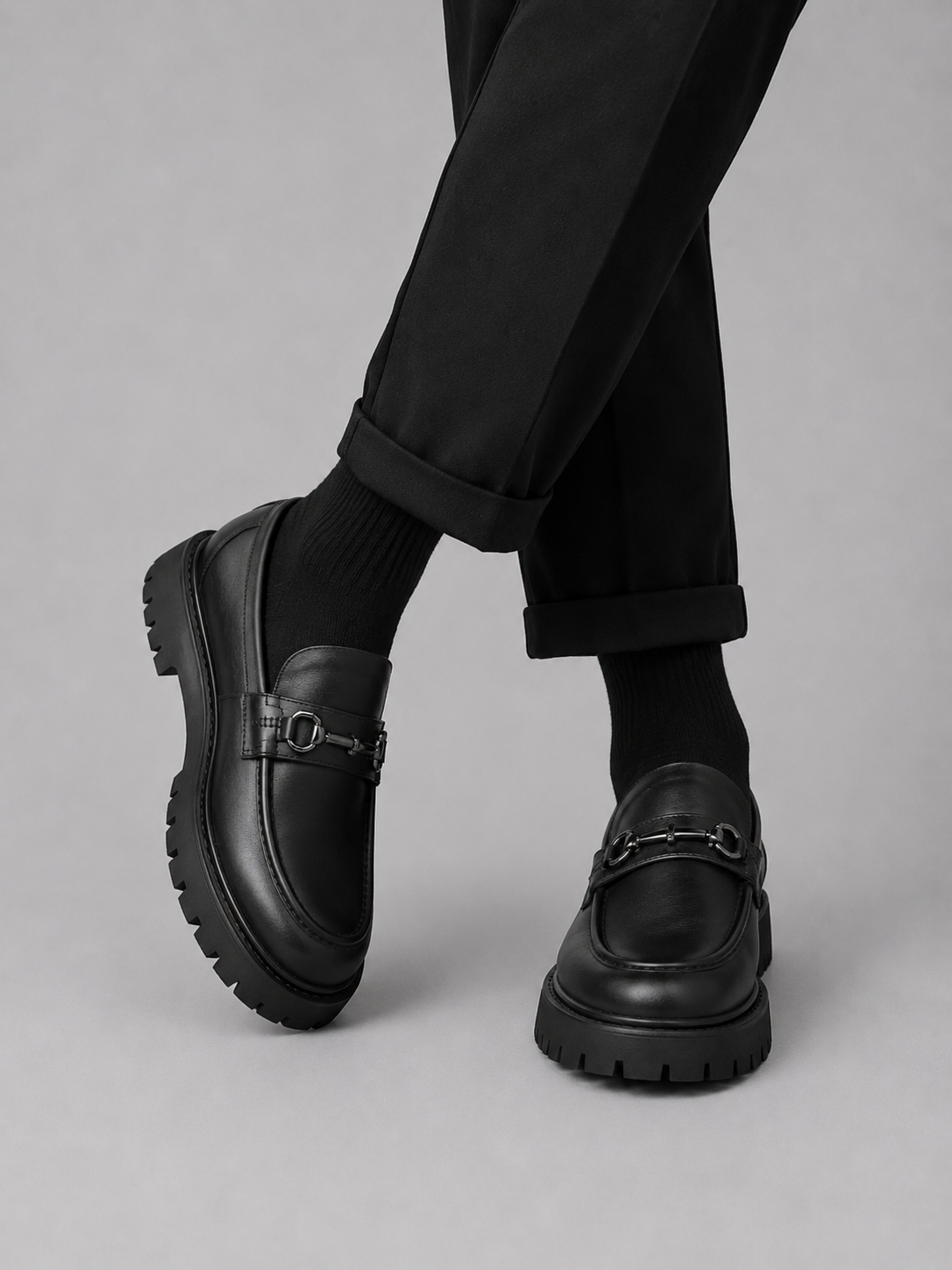 Mocassini Uomo Suola Chunky Slip-On Effetto Pelle Hardware Metallo