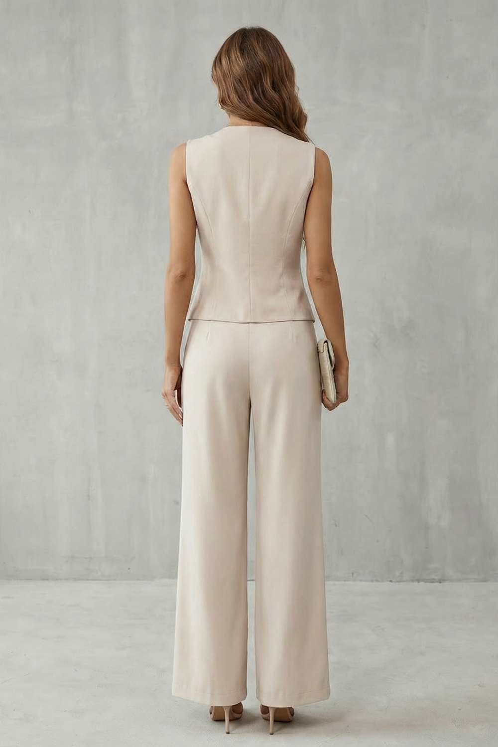 Completo Donna Gilet Scollo a V Bottoni Asimmetrici e Pantaloni