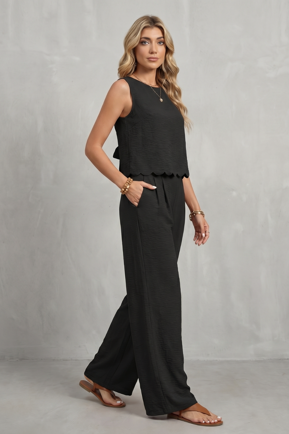 Completo Donna Top Smerlato Schiena Aperta con Fiocchi e Pantaloni