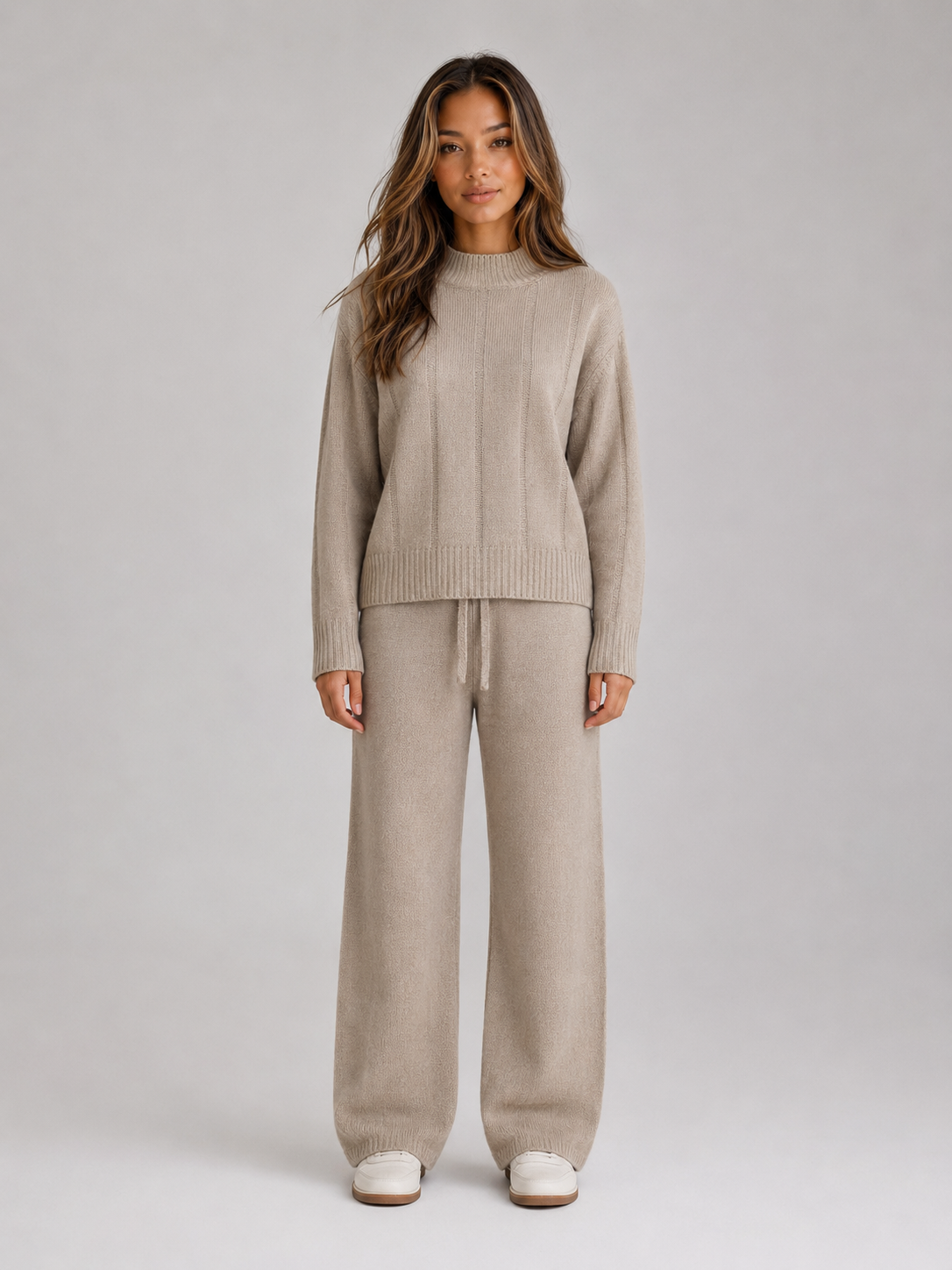 Completo Donna Lounge in Maglia Maglione Collo Alto e Pantaloni