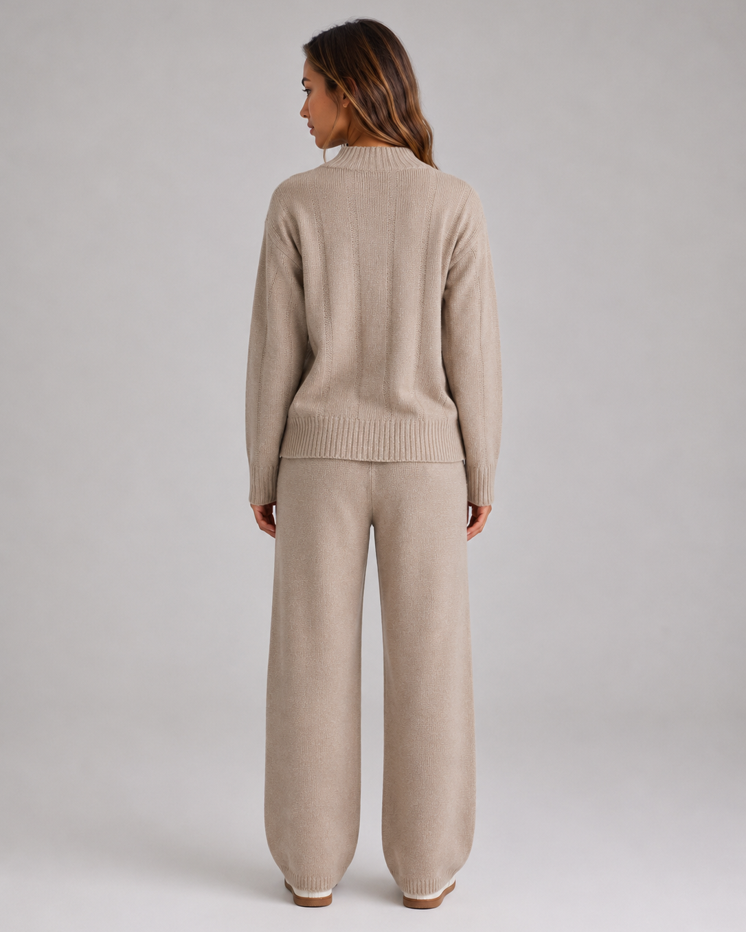 Completo Donna Lounge in Maglia Maglione Collo Alto e Pantaloni