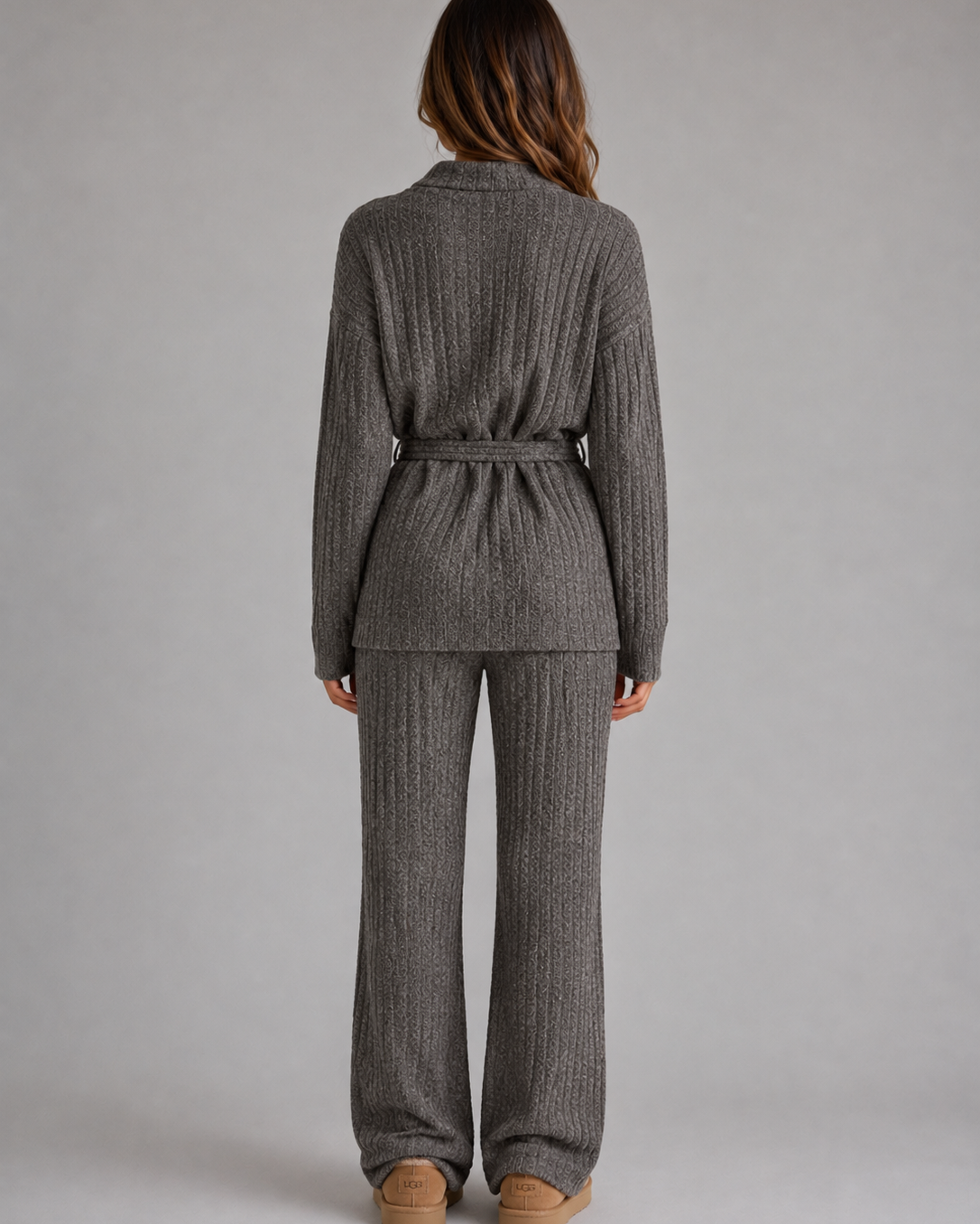 Completo Donna in Maglia Dolcevita con Cintura e Pantaloni