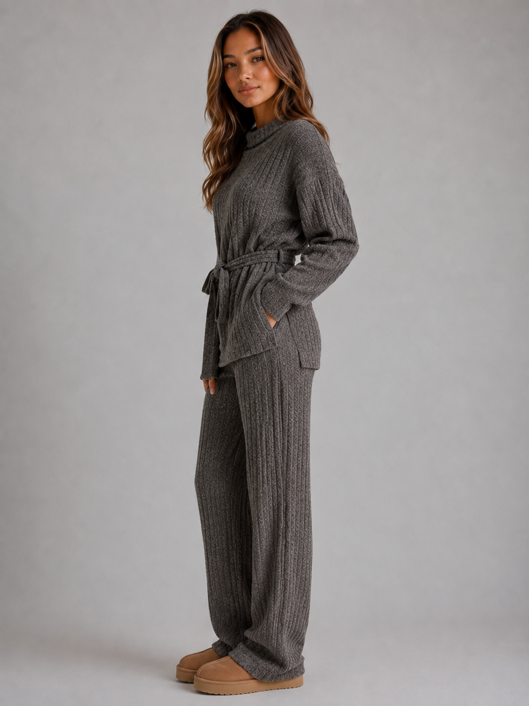 Completo Donna in Maglia Dolcevita con Cintura e Pantaloni