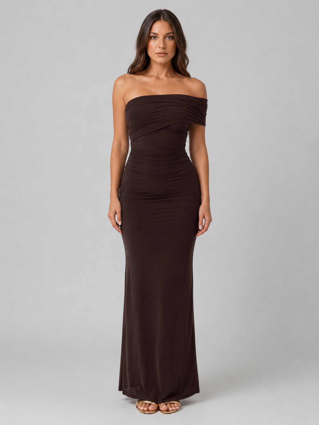 Abito Lungo Donna Monospalla Arricciato Marrone Elegante