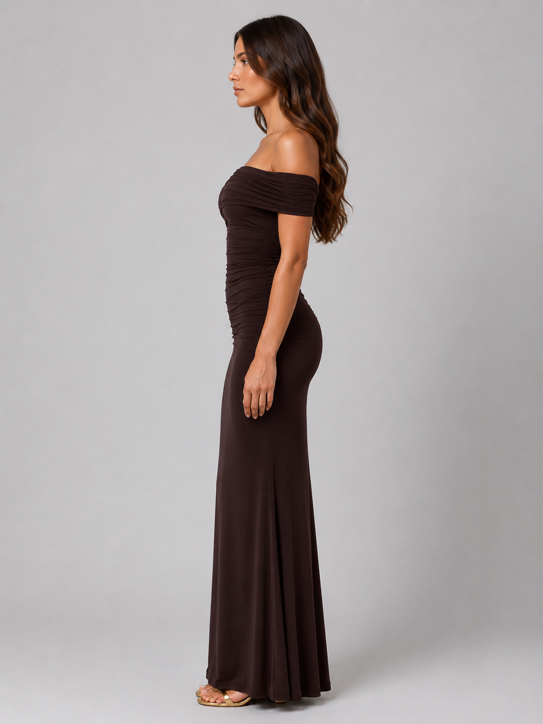Abito Lungo Donna Monospalla Arricciato Marrone Elegante