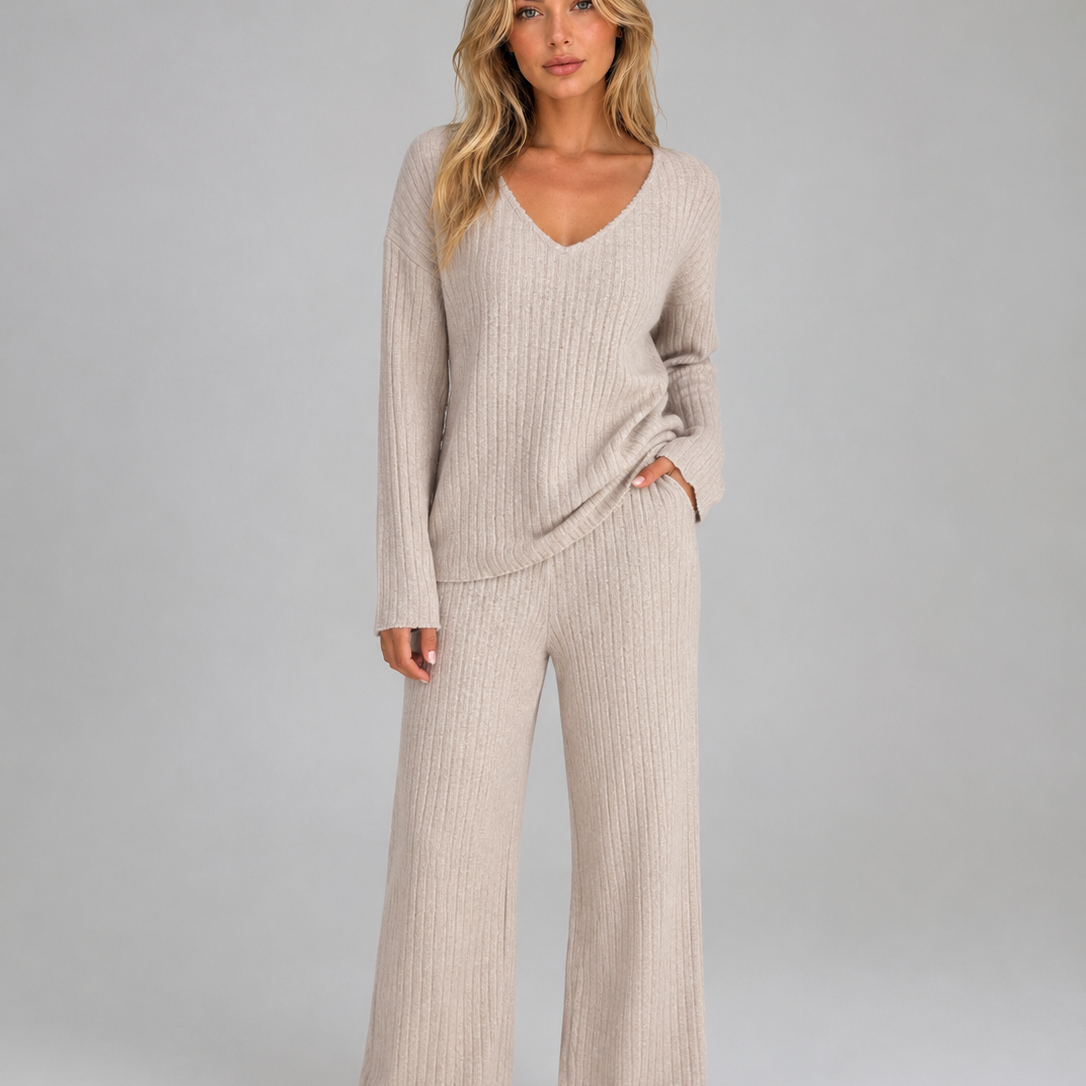 Completo Donna in Maglia a Coste Maglione Scollo V e Pantaloni