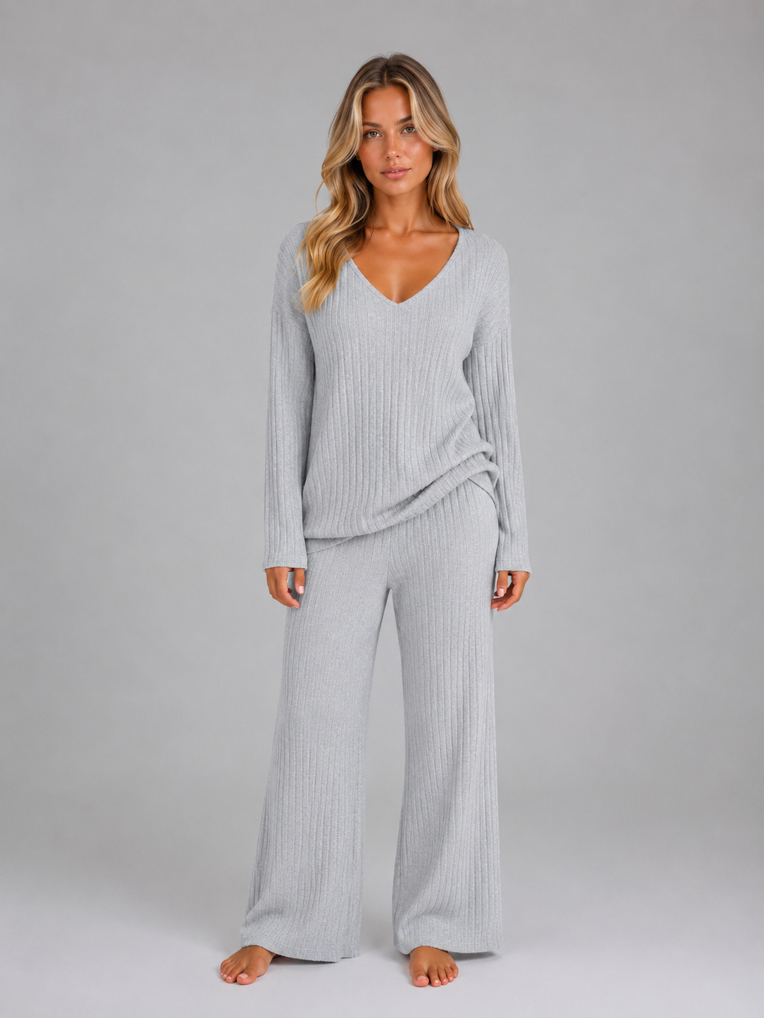 Completo Donna in Maglia a Coste Maglione Scollo V e Pantaloni