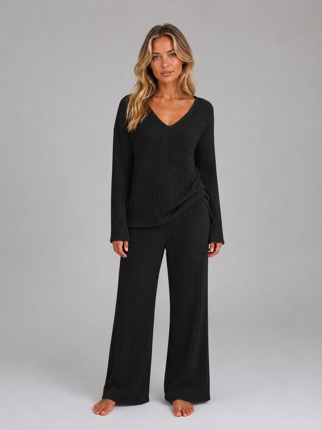 Completo Donna in Maglia a Coste Maglione Scollo V e Pantaloni