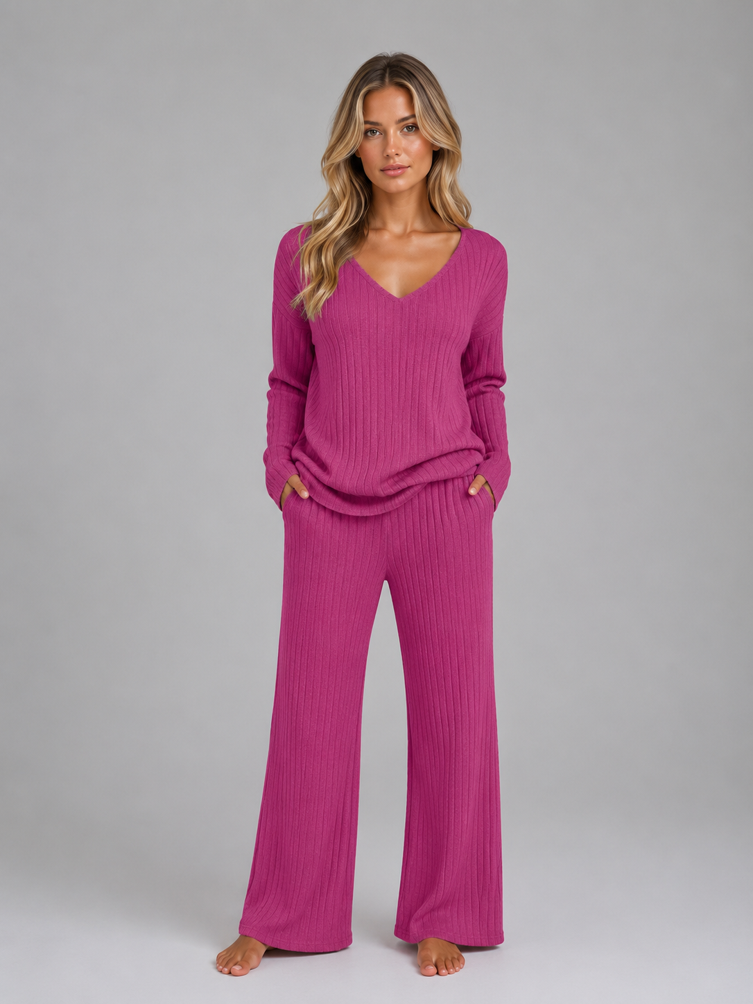 Completo Donna in Maglia a Coste Maglione Scollo V e Pantaloni