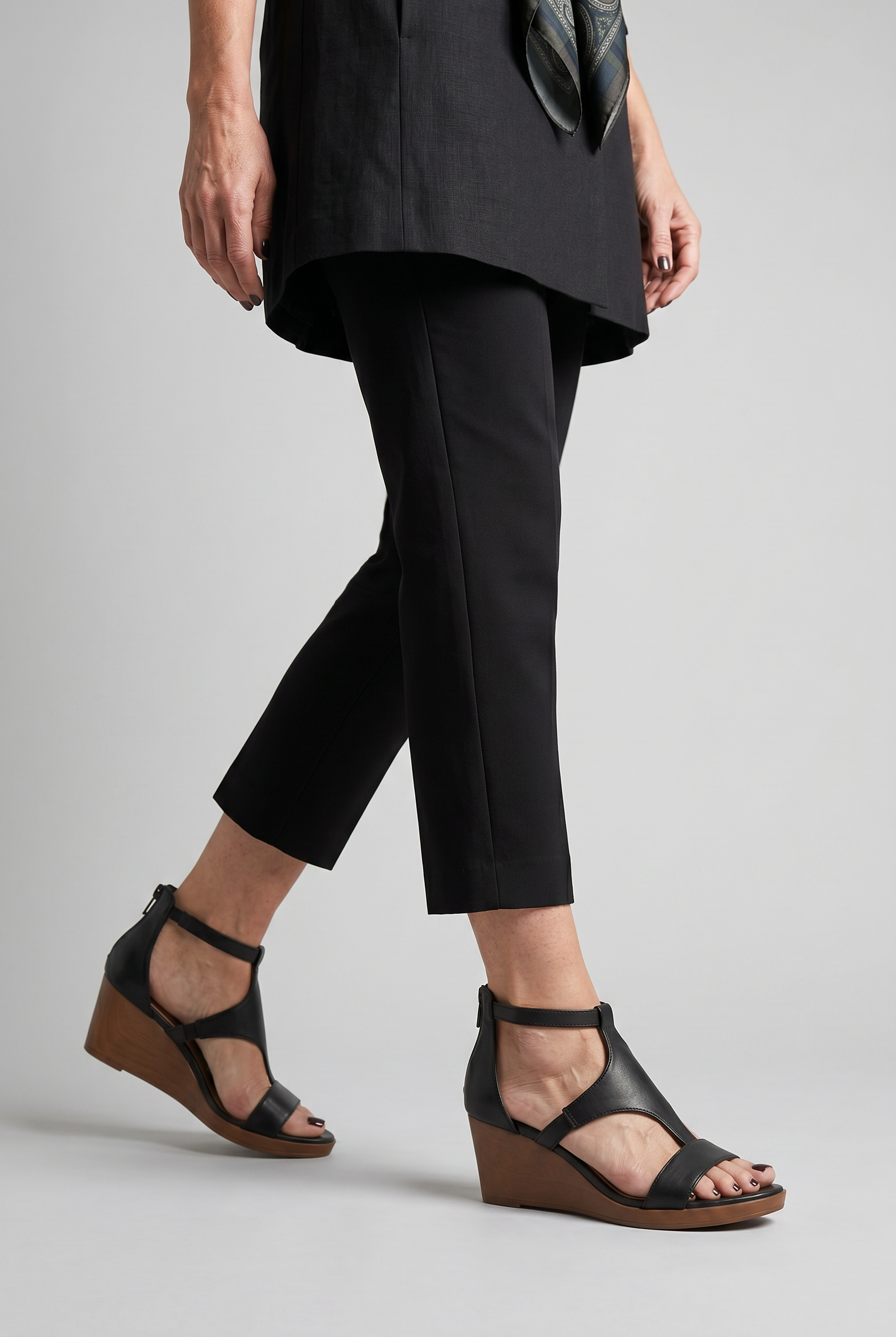 Sandali Donna con Zeppa Design Avvolgente Cinturini