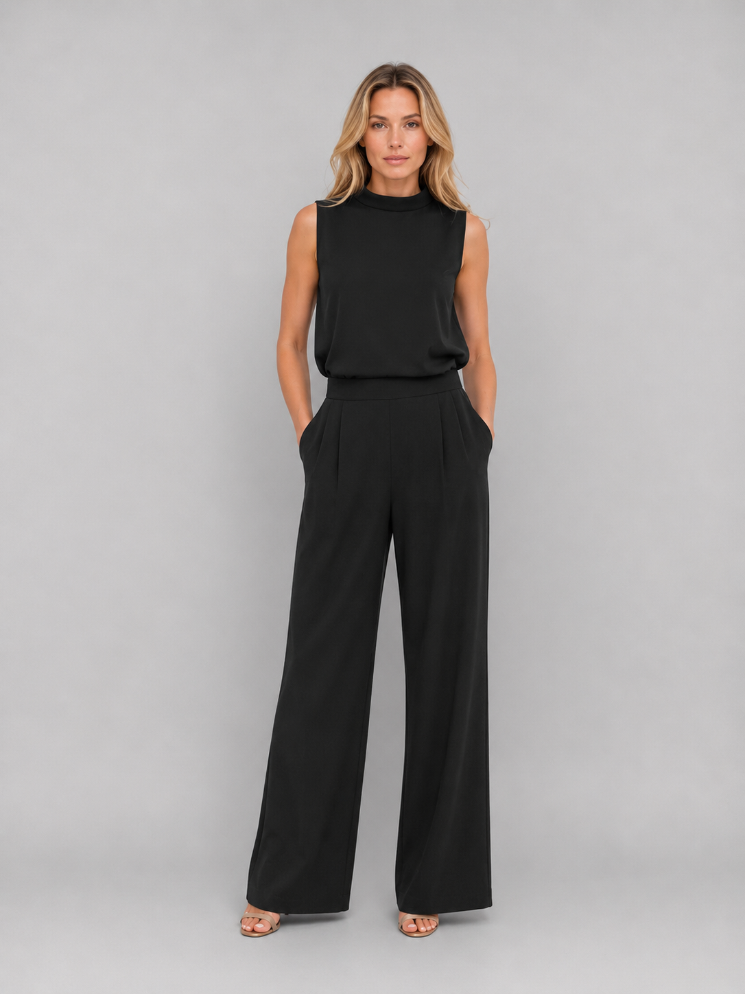 Completo Donna Top Collo Alto Smanicato e Pantaloni Palazzo