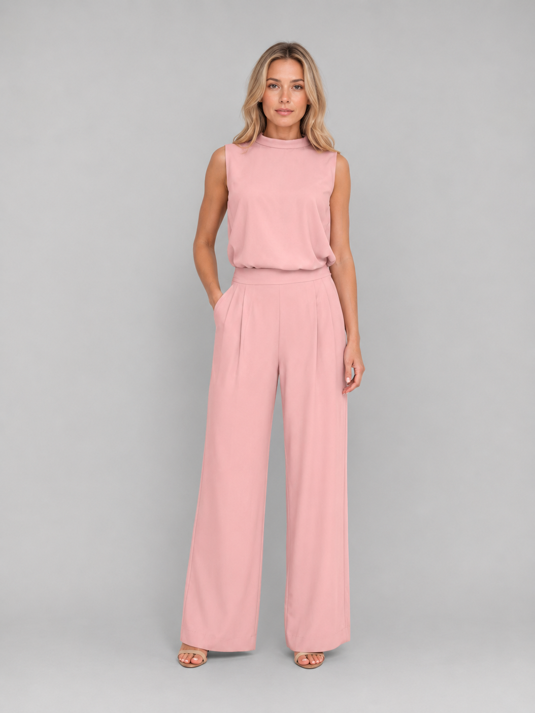 Completo Donna Top Collo Alto Smanicato e Pantaloni Palazzo