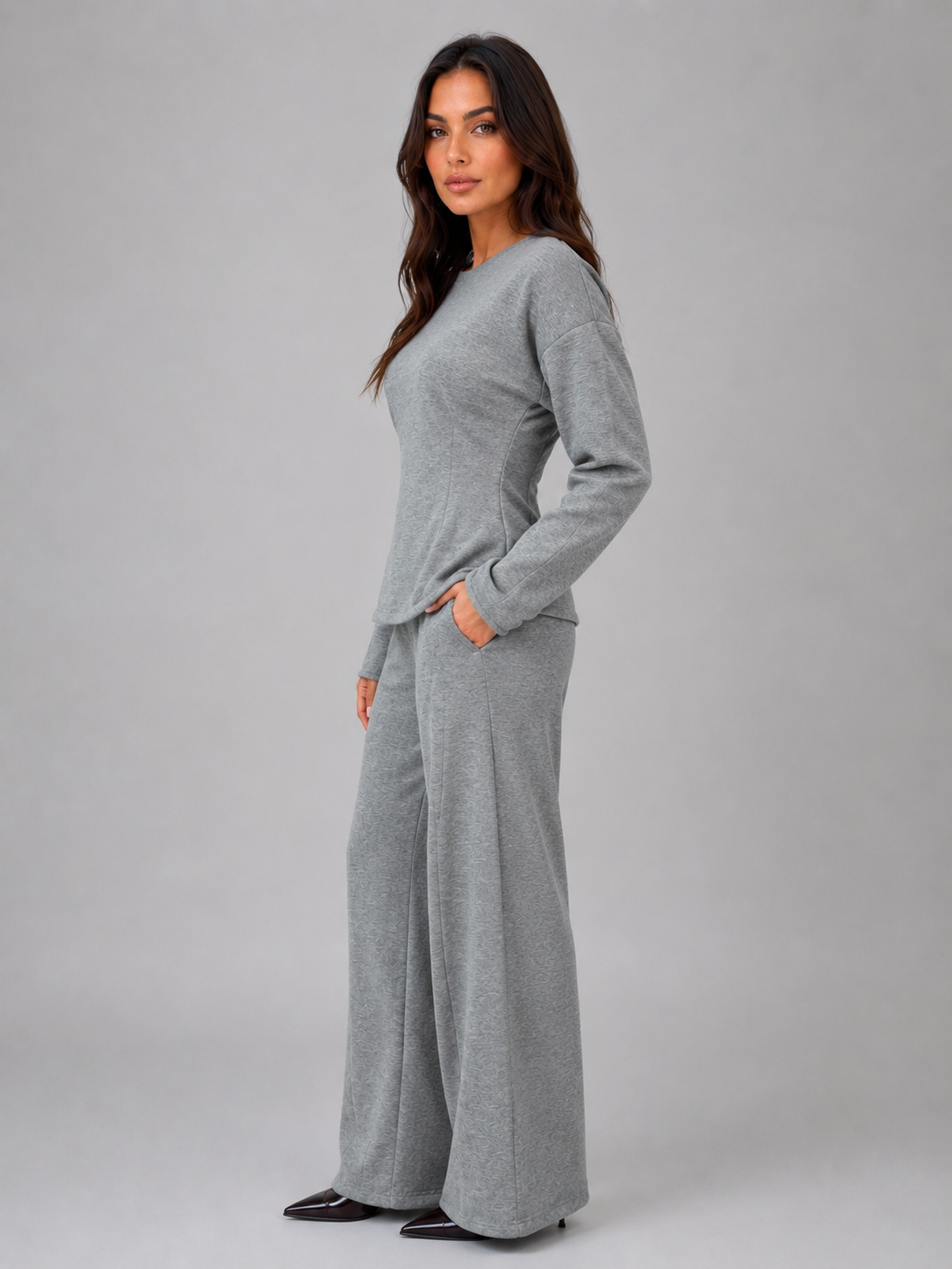 Completo Donna Lounge Top Aderente e Pantaloni Gamba Ampia