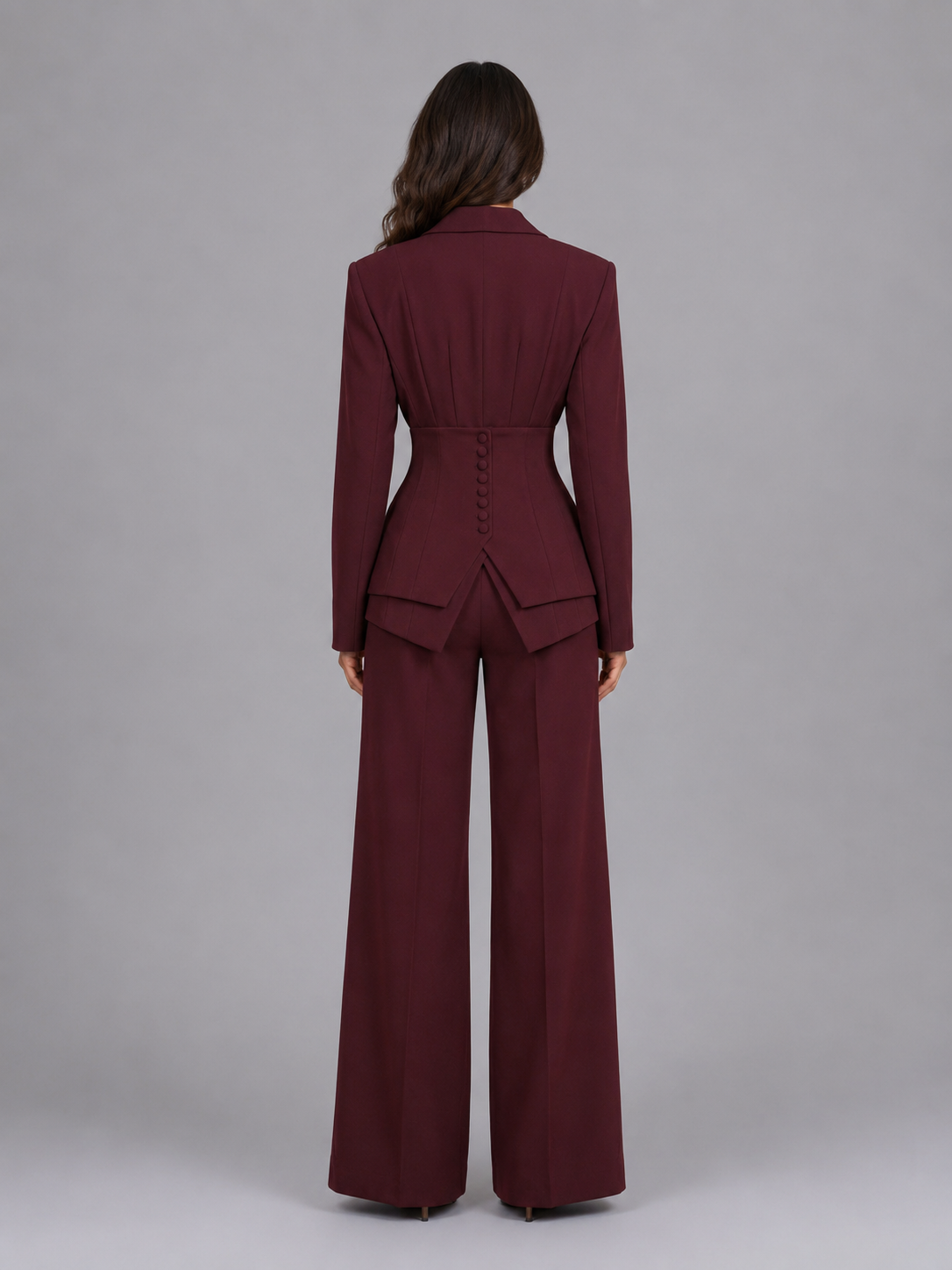 Tailleur Donna Tre Pezzi Vita Definita e Pantaloni Palazzo