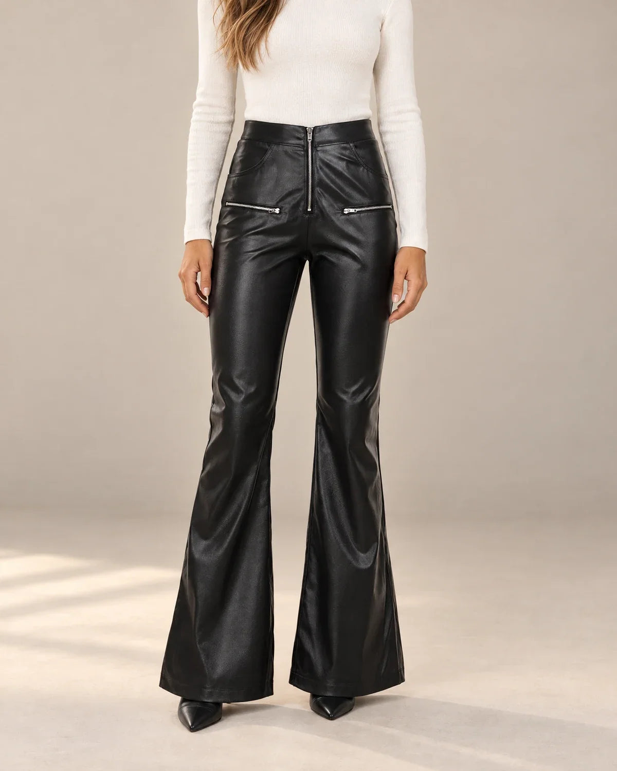 Pantaloni Donna Effetto Pelle a Zampa Vita Alta con Zip Neri