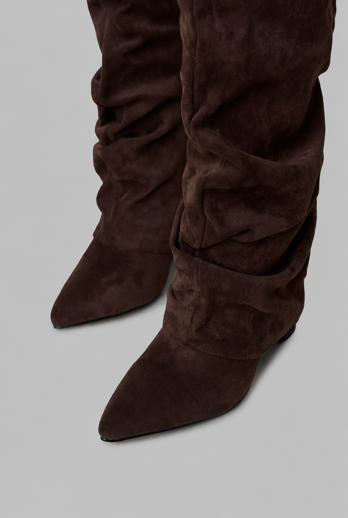 Stivali Donna Slouchy in Camoscio a Punta con Fibbia Oro