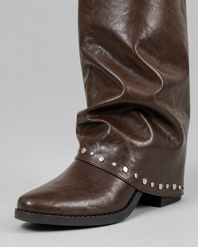 Stivali Donna Slouchy Effetto Pelle Lucido Borchie Argento