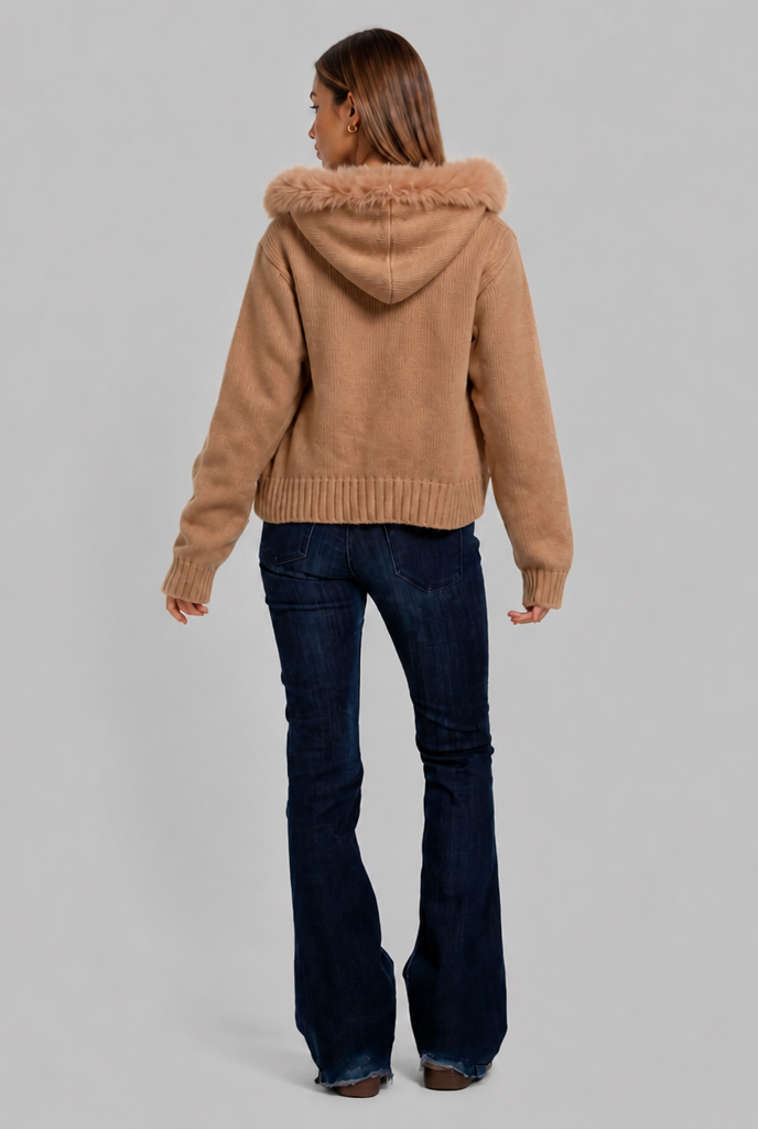 Giacca Donna Corta in Maglia con Zip Collo in Pelliccia Sintetica