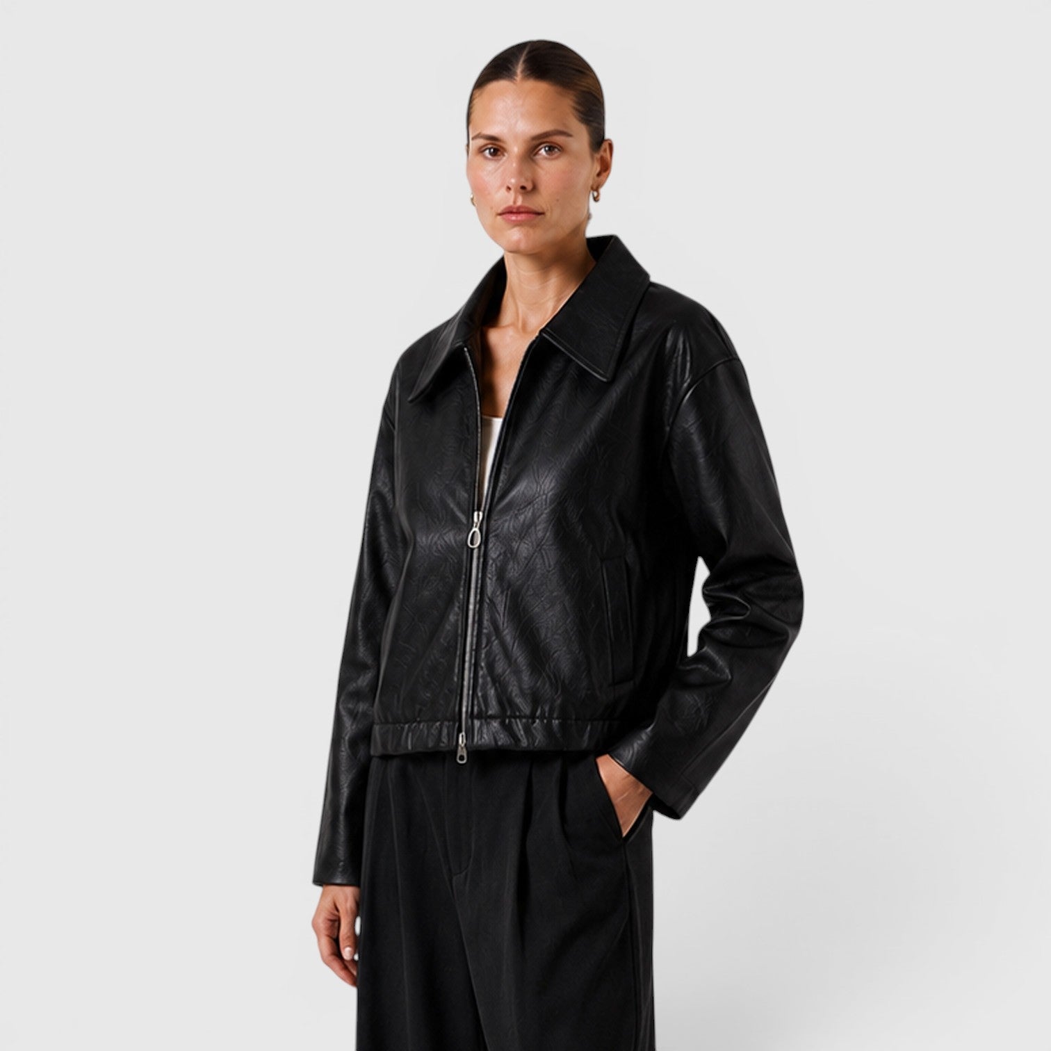 Giacca Donna Effetto Pelle con Zip e Tasche