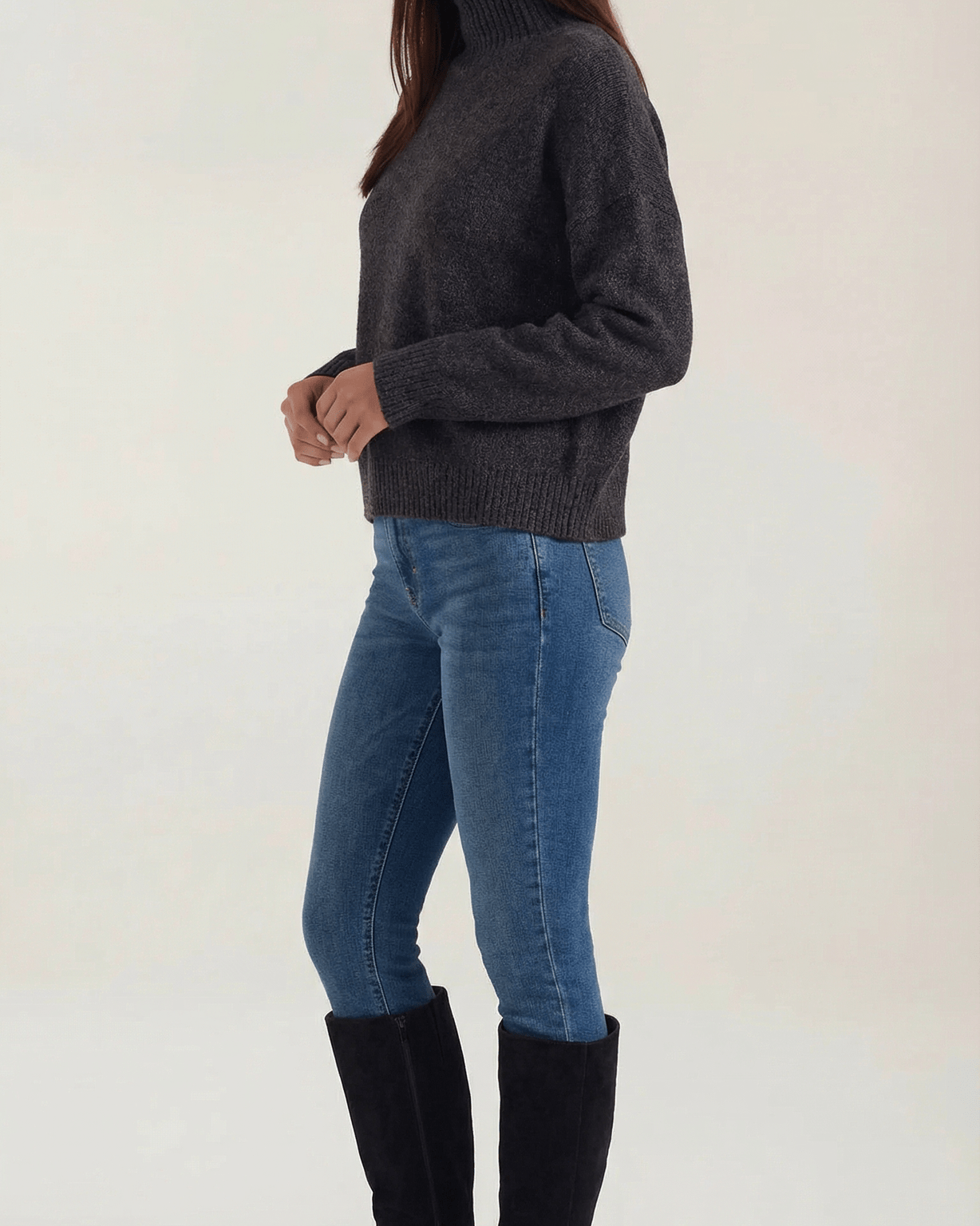 Aurazio Maglione a Collo Alto per Donna