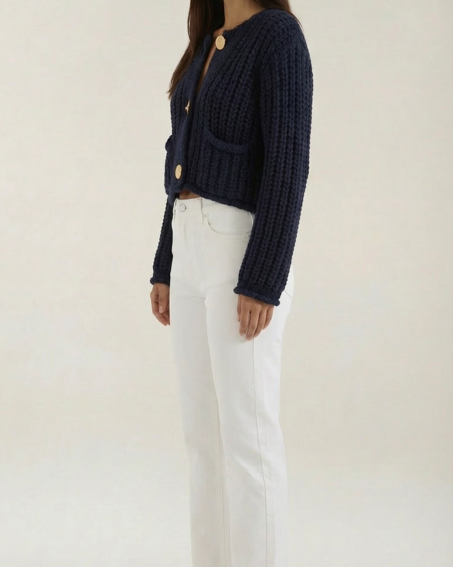 Cardigan Donna in Maglia Cropped Bottoni Dorati Chunky