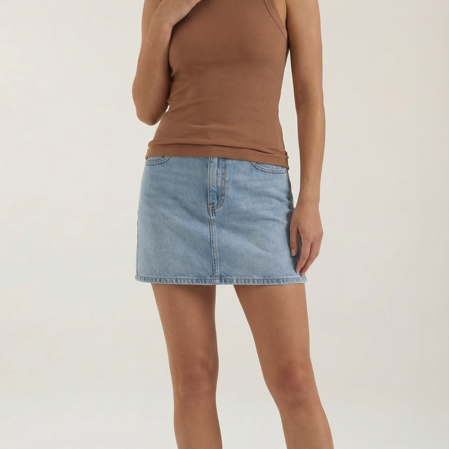 Top Donna Senza Maniche a Coste Elasticizzato Essenziale
