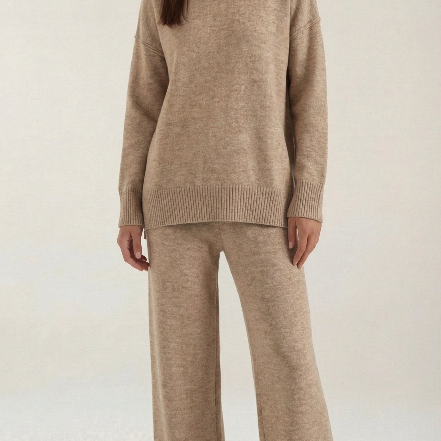 Aurazio Maglione Collo Alto E Pantaloni Per Donna
