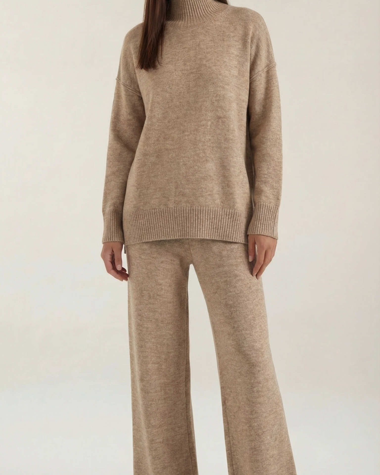 Aurazio Maglione Collo Alto E Pantaloni Per Donna